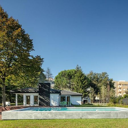 70'S Wood House Hotel Maia  Luaran gambar